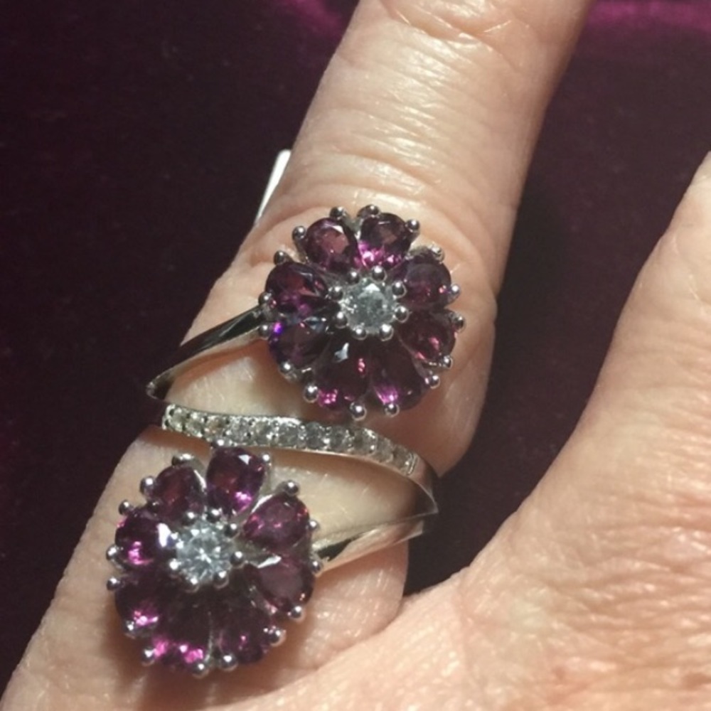 Pear Shaped Raspberry Rhodolite & White Zircon - Picture 1 of 8